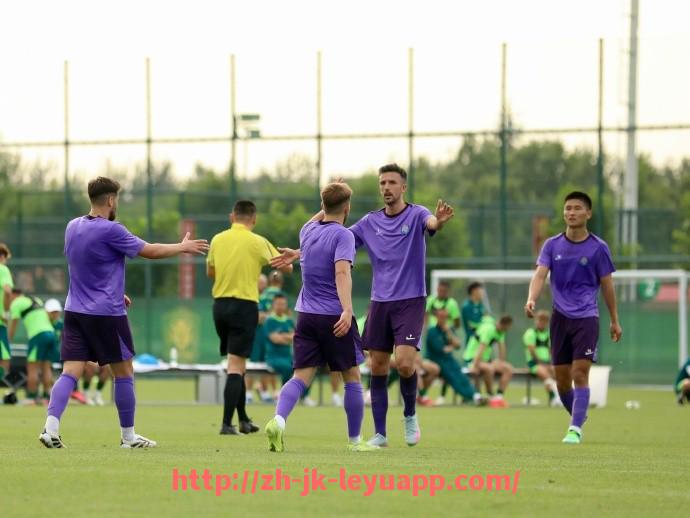 乐鱼体育入口-诺维奇英超时期球衣品牌与赞助商全纪录