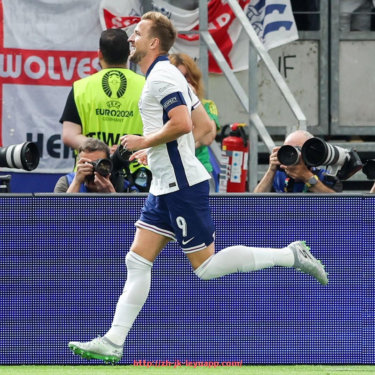 乐鱼体育入口-拜仁是否曾帮助其他德甲球队度过危机？